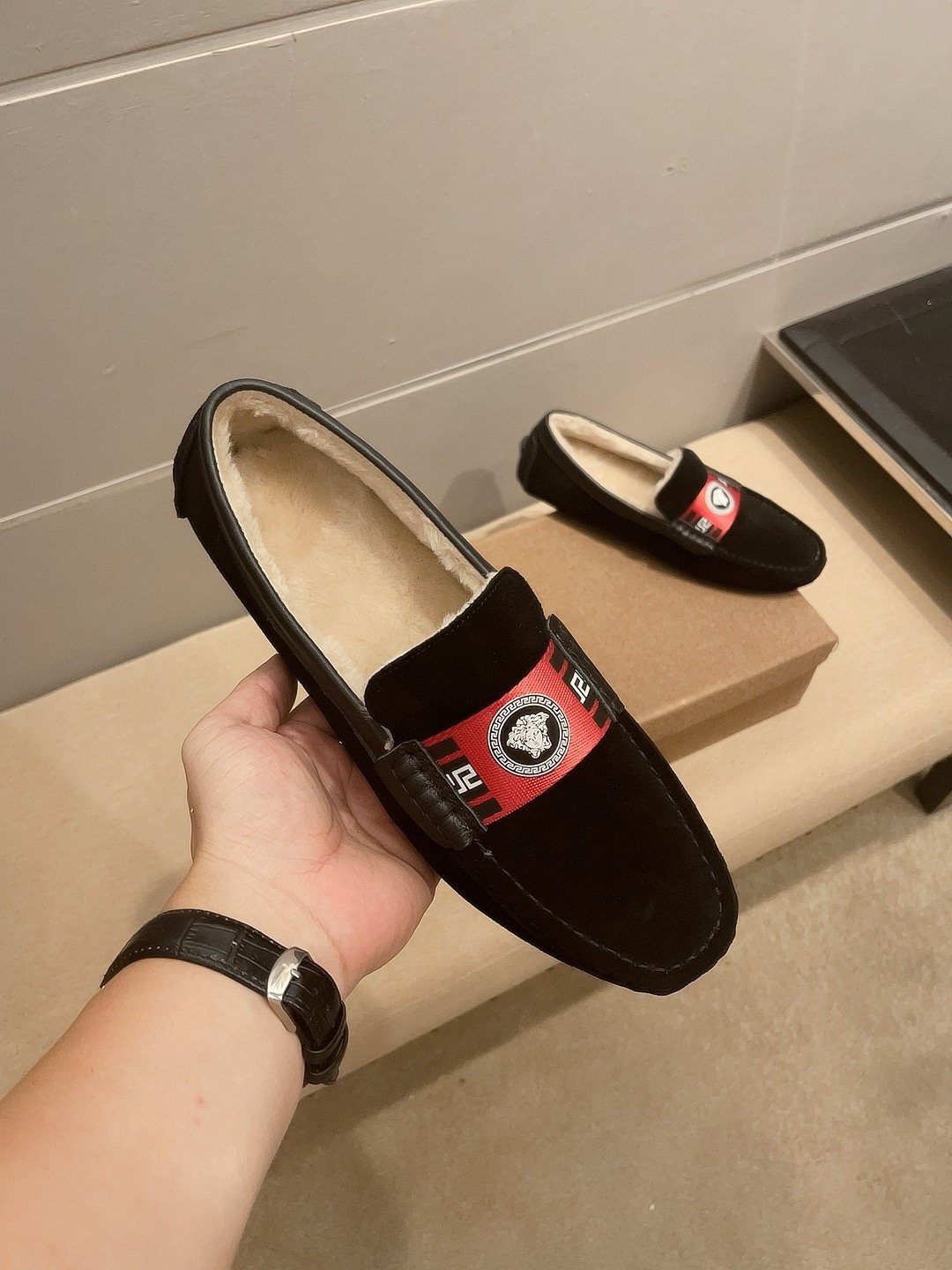 微商相册测试鞋子-Versace Black Red Accent Slip-On Loafers — front