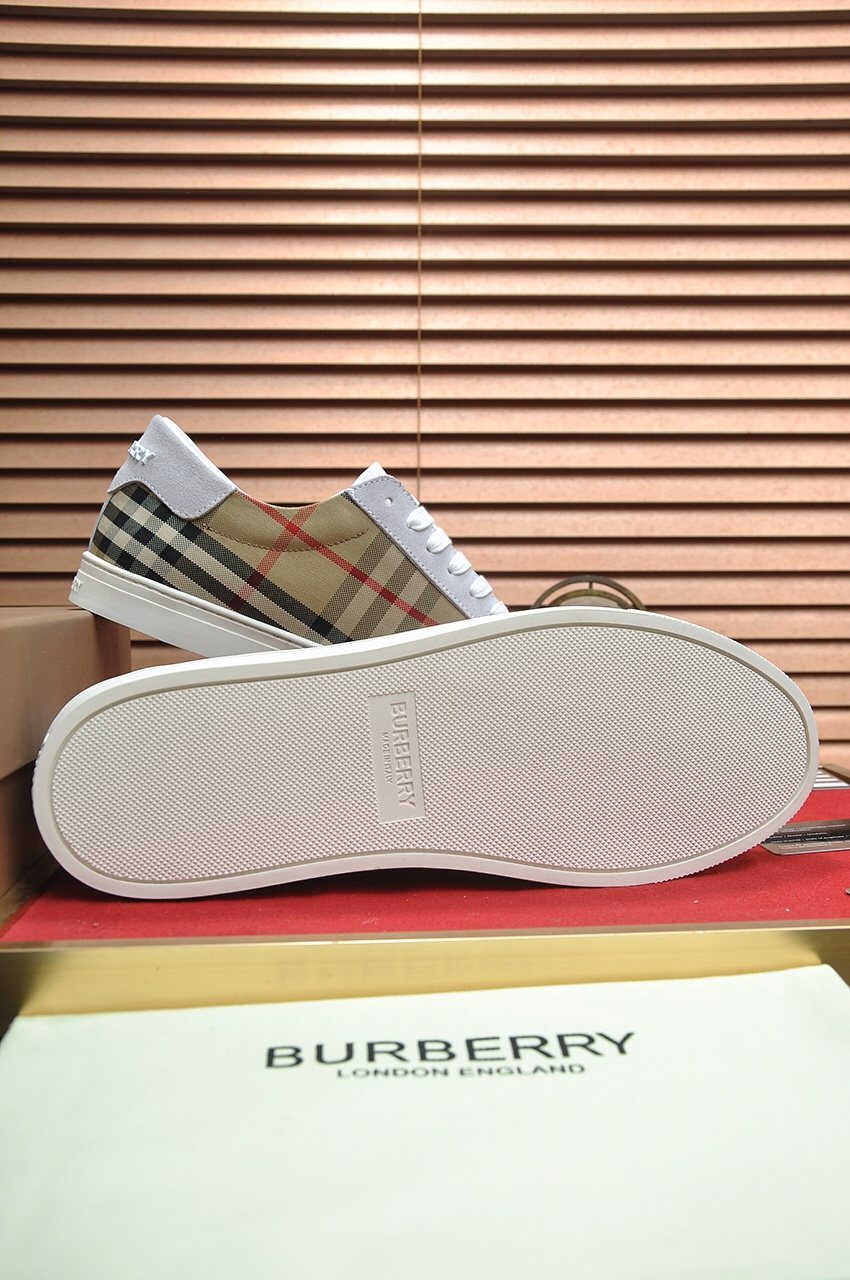 Burberry White and Beige Plaid Low-Top Sneakers — detail
