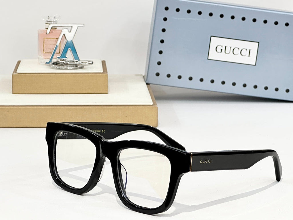 GUCCI Sunglasses GG1135S